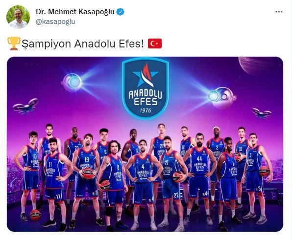 <p>Bakan Kasapoğlu, THY Avrupa Ligi finalinde Real Madrid'i 58-57 yenerek şampiyon olan Anadolu Efes Basketbol Takımı için tebrik mesajı yayımladı.<br />
<br />
Bakan Kasapoğlu, tebrik mesajında şu ifadelere yer verdi:<br />
<br />
"THY Avrupa Ligi'nde üst üste ikinci kez şampiyon olma başarısı gösteren Anadolu Efes Basketbol Takımı'nı canı gönülden tebrik ediyorum. Avrupa basketbolunun zirvesinde bir kez daha bir Türk takımının olmasından dolayı gurur duyuyorum. Başarıda emeği geçen başta Anadolu Efes Başantrenörü Ergin Ataman olmak üzere teknik ekibe, sonuna kadar mücadelesinden vazgeçmeyen sporcu kardeşlerime, Anadolu Efes Spor Kulübünün bütün paydaşlarına şükranlarımı sunuyorum."</p>
