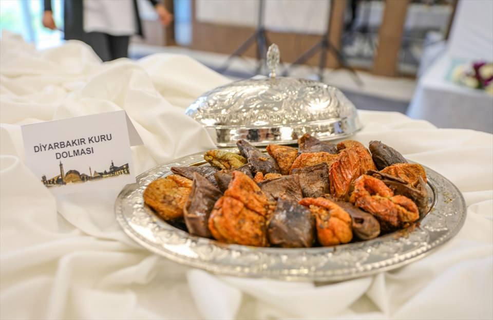 <p>Gastronominin, turizm konusunda da kente çok ciddi katkı sağlayacağını ifade eden Su, hazırlanan lezzetlerin, yapımından sunumuna kadar emek veren herkese teşekkür etti.</p>

<p> </p>

