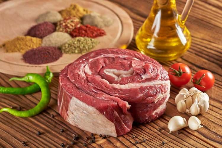 <p><strong>Bu yüzden besinleri tüketmeden iyice pişirilmesi gerektiğini önerdi. </strong></p>
