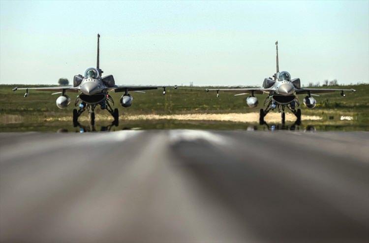 <div>Pilotların uçuş öncesi ve sonrasında uygulamak zorunda oldukları bazı prosedürler de bulunuyor. </div>
