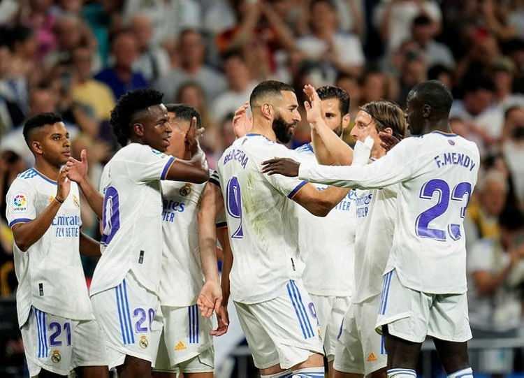 <p><strong>1- Real Madrid / 3 milyar 184 milyon Euro</strong></p>