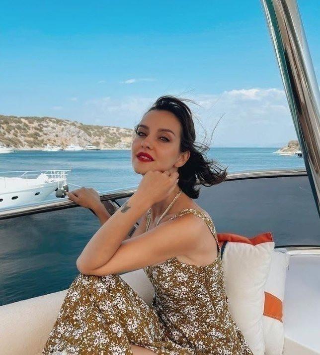 <p>İREM HELVACIOĞLU VE ABLASI MERVE HELVACIOĞLU</p>
<p> </p>