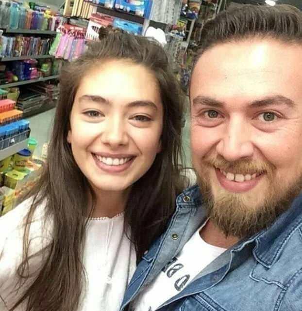 <p>NESLİHAN ATAGÜL VE KARDEŞİ İLKAY ATAGÜL</p>
