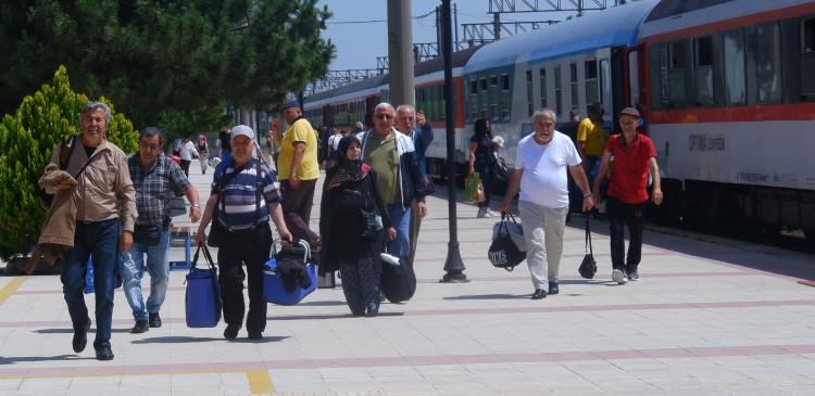 <p> Avusturya’dan kalkan tren, 40 saate yakın süren yolculuğun ardından Edirne Tren Garı'na ulaştı.</p>
