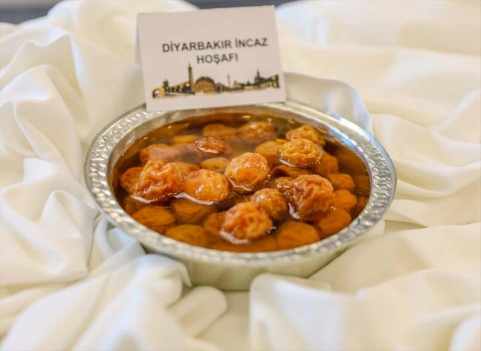 <p>"Yemeklerimiz tescil edilmiş, coğrafi işareti alınmış ürünler. UNESCO gastronomi alanında Yaratıcı Şehirler Ağı ulusal listeye kabul edilmiş bir iliz. Öncelikle coğrafi işaret alan ürünlerimizi çoğaltmaya çalışacağız. İkincisi de coğrafi işaret aldığımız ürünlerimizi uluslararasında da tescillememiz lazım."</p>

<p> </p>
