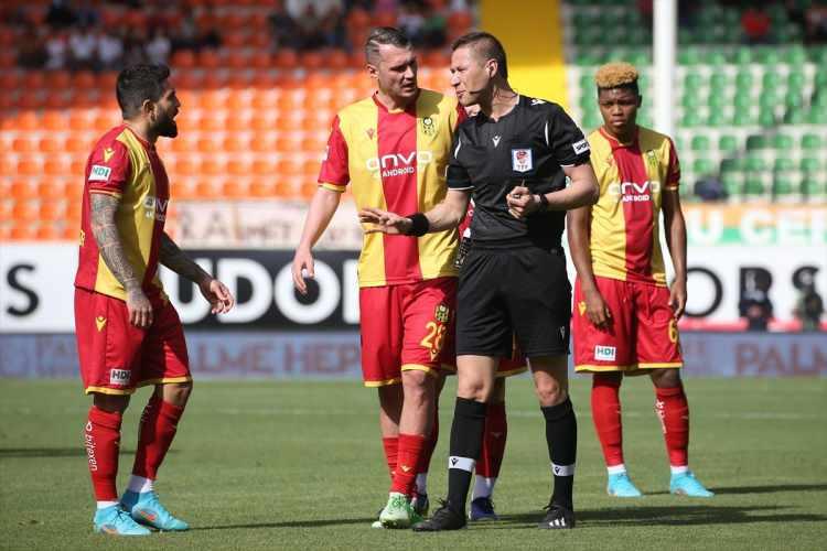 <p>Ligde beşinci sezonunu tamamlayan Yeni Malatyaspor ise lige ilk kez veda etti.</p>
