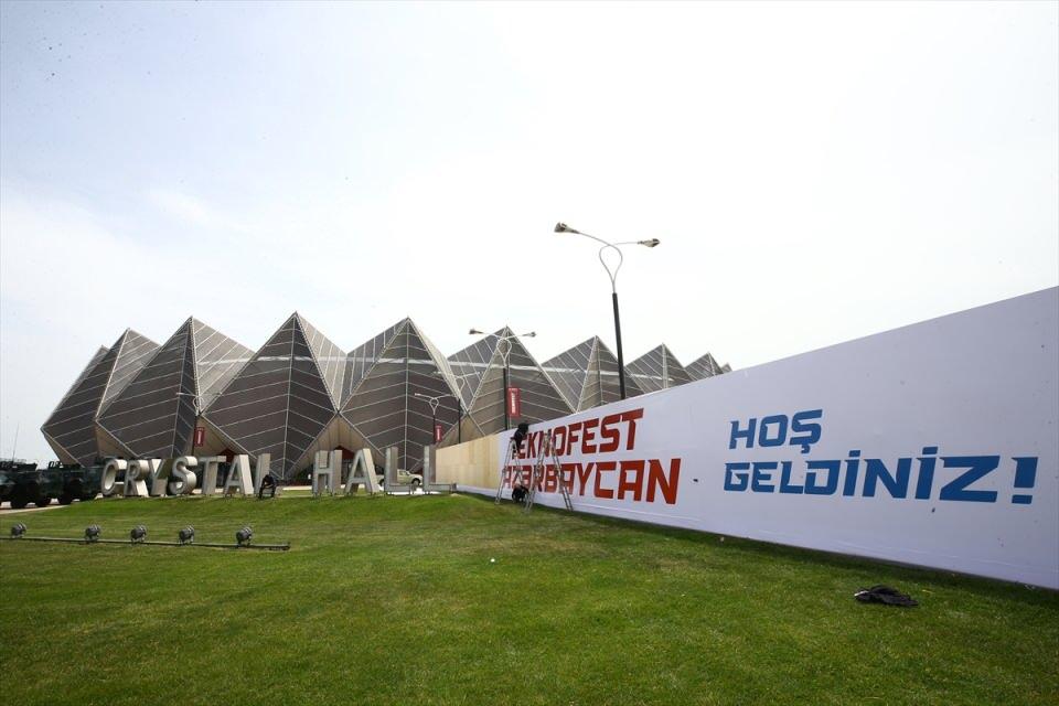 <p>TEKNOFEST Azerbaycan kapsamında Bakü Crystal Hall’de düzenlenecek girişim zirvesi Take Off Bakü’ye ise Almanya, Amerika Birleşik Devletleri, İrlanda, Pakistan, Mısır, Arjantin, Türkiye, Azerbaycan ve Avrupa ülkeleri başta olmak üzere 32 ülkeden katılım oldu.</p>
<p> </p>