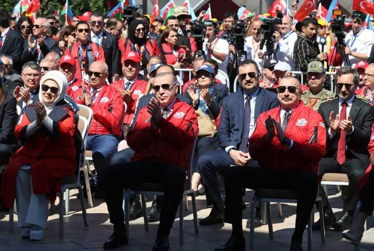 <p>Cumhurbaşkanı Recep Tayyip Erdoğan da bugün, Azerbaycan'ın başkenti Bakü'de düzenlenen Havacılık, Uzay ve Teknoloji Festivali TEKNOFEST'i ziyaret etti.</p>
