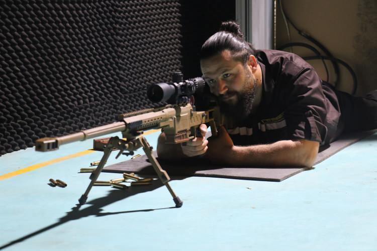 <p>Yaklaşık 6 aylık bir tasarım s&uuml;recinin ardından ger&ccedil;ekleştirilen, kullanıcının da katılımıyla beraber yaptığımız t&uuml;m kalifikasyon testlerini başarıyla tamamlamış durumda. Mayıs ayının sonu gibi de ilk parti teslimatımızı Kara Kuvvetleri Komutanlığı&rsquo;na yaparak T&uuml;rk Silahlı Kuvvetleri envanterine kazandırmış olacağız&rdquo; şeklinde konuştu.</p>
