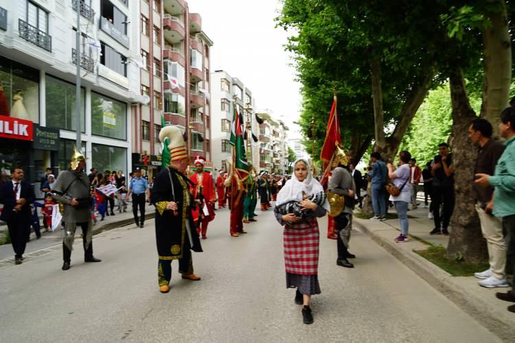 <p> 900 yılı aşkın Türk yurdu olan Kastamonu’da 3 gün boyunca sürecek Türk Dünyası Günleri etkinlikleri çerçevesinde Kışla Parkından Cumhuriyet Meydanına kadar kortej yürüyüşü gerçekleştirildi. </p>
