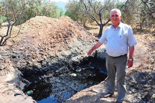<p>Yağbasan Mahalle Muhtarı Abdullah Arslan, "Mustafa Yüksel arkadaşımıza kayıtlı arazide sulama amaçlı açılan sondajda petrole benzer yanıcı bir sıvı çıktığını gördük. Sonra gelen yetkililere ilettiğimizde gelip, numune aldılar. Bunun sonucunda dün iyi bir sonuç olduğunu duyunca heyecanlandık. Ülkemizin milli meselesinde önemli bir yere sahip petrolü biz bulabildiysek daha da heyecan duyduk" ifadelerini kaydetti.</p>