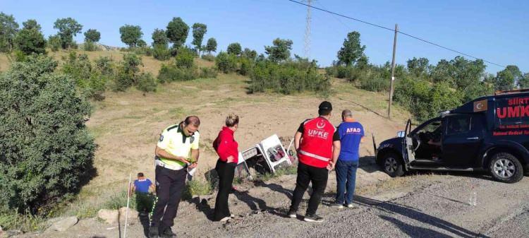 <p> Meydana gelen kazada araç içerisinde bulunan 4 kişi hayatını kaybederken, 6 kişi de yaralandı. </p>
