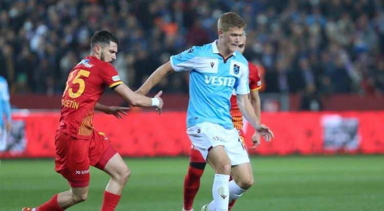 <p>17. Andreas Cornelius | Trabzonspor | Piyasa değeri: 9 mil. € (-)</p>
