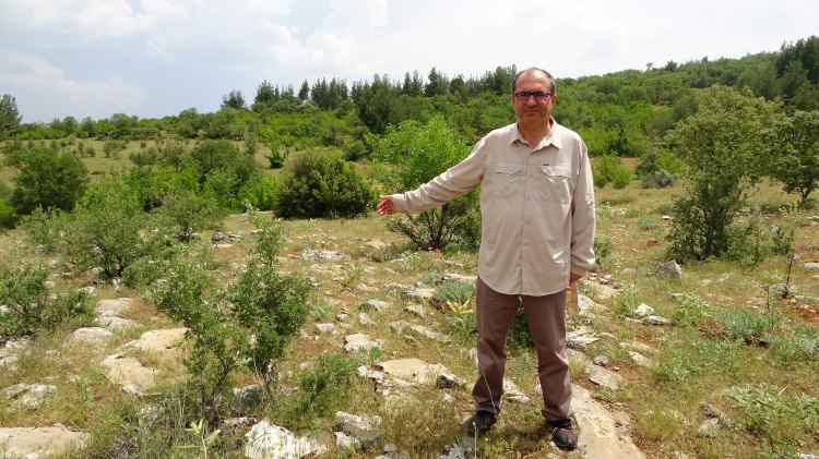 <p>Kaya resimleri hakkında şunu net olarak söyleyebilirim. Kaya resimlerini incelediğimizde Türklerin 1071’den öncesi burada bulunuyordu. Çünkü kaya resimleri üzerine yazılmış birer mektuptur, okumasını bilene çok şey anlatır. </p>
