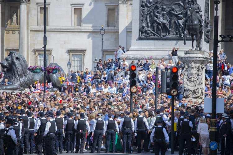 <p>Kraliçe 2. Elizabeth, tahtta bulunduğu sürede Winston Churchill'den Boris Johnson'a kadar toplam 15 İngiliz başbakanı gördü.</p>