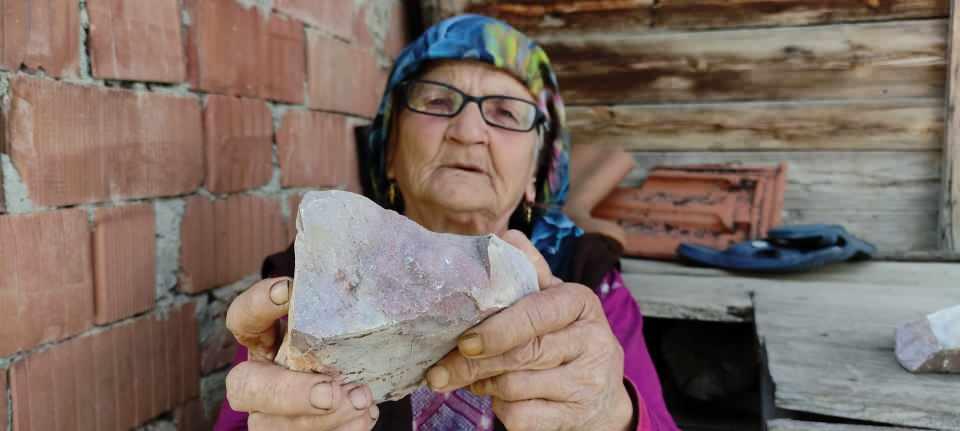 <p> Büyük bir serveti kaçıran Aydın, elinde kalan son taşlarla küçük de olsa para kazanmayı hedefliyor.</p>

<p> </p>
