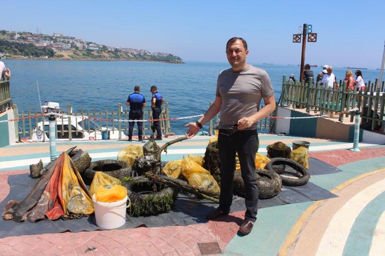 <p>Tekirdağ’da ‘5 Haziran Çevre Haftası’ dolayısıyla Marmara Denizi’nde yapılan temizlikte çıkanlar görenleri şok etti. Otomobil lastiğinden sandalyeye, balıkçılık malzemelerinden şemsiyeye kadar onlarca atık deniz zemininden çıkartıldı.</p>