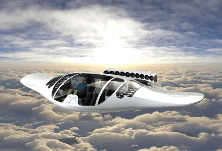 <p>Plazma akışkanlar kontrol sistemiyle sürtünmesi düşük ve faydalı yük taşıma kapasitesi klasik uçaklardan iki kat daha yüksek olan bu yeni nesil uçan kanatlar havacılığa yeni bir boyut getirmeyi hedefliyor.</p>

<p>Electrofluidsystems'in tasarladığı, 22.2 metre kanat açıklığına ve 4700 kg kalkış ağırlığına sahip CoronaBat, 500 beygirlik Alman RED A03 dizel motoruyla 1750 kg ağırlığındaki bir yükü saatte 300 kilometre hızla 10000 metre irtifada 6900 kilometre menzile taşıyabiliyor. Araç isteğe bağlı olarak tek pilotla da uçurulabiliyor ve hidrojen yakıtı da kullanabiliyor.</p>
