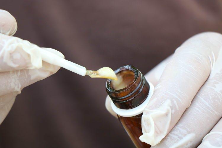 <p>Polen, propolis ve arı sütü gibi ürünleri pek üretmiyor. Benim gibi Karadeniz’de arı sütü üreten pek arıcı yok. Ben de süt üreterek öncü olmaya çalışıyorum.</p>