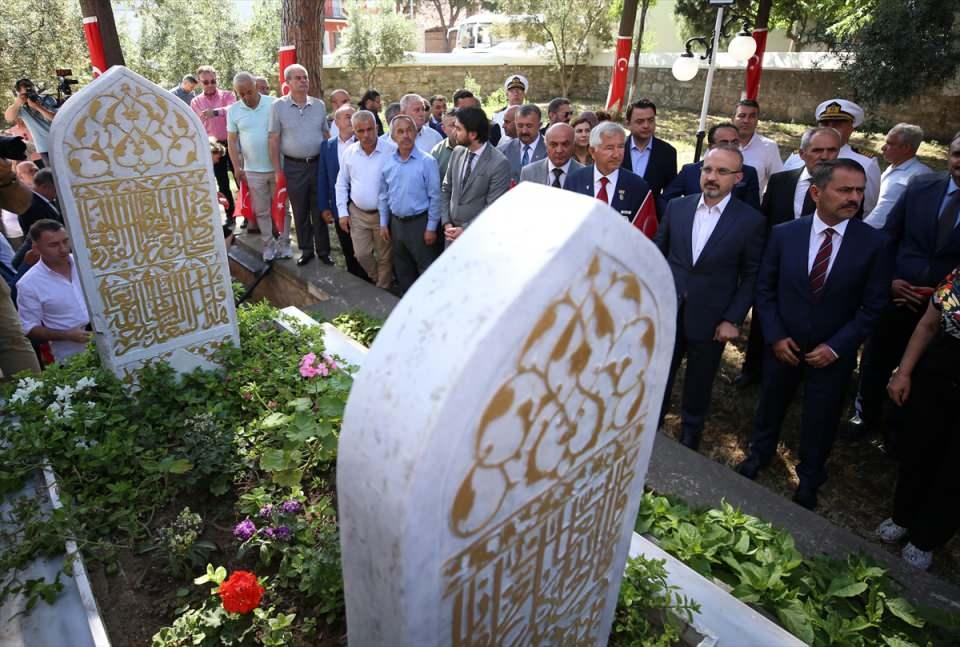 <p>Türklerin Anadolu'dan Rumeli'ye geçişi ve Gelibolu ilçesinin fethinin 668. yıl dönümü dolayısıyla Lapseki'nin Çardak beldesi ve Gelibolu'nun Bolayır köyünde törenler düzenlendi.</p>

<p> </p>
