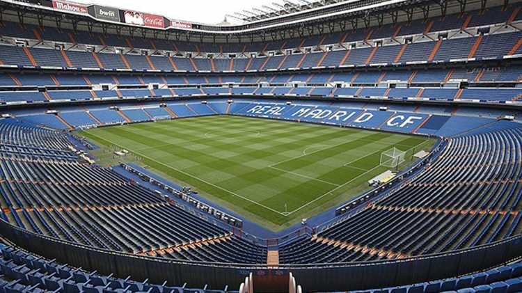 <p><strong>Listenin 16'ncı</strong> sırasındaki Bernabeu, 81 bin 44 Real Madrid taraftarını aynı anda ağırlayabiliyor.</p>