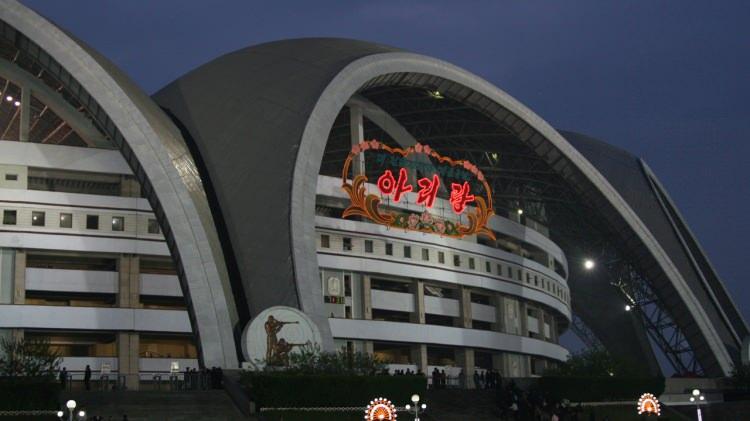 <p>Listenin ilk sırasında Kuzey Kore'nin başkenti Pyongyang'daki Rungrado 1 Mayıs Stadyumu bulunuyor.</p>