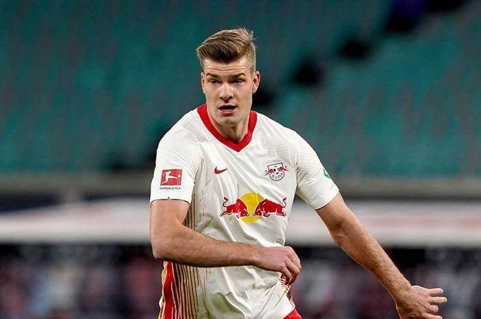 <p>Alexander Sörloth müjdesi! Kulüpler anlaşmaya çok yaklaştı!</p>

<p>Fenerbahçe’nin maddi anlamda her konuda anlaştığı Sörloth’un kulübü Leipzig’in de indirime gittiği ve iki kulübün anlaşmaya çok yakın olduğu belirtildi.</p>

<p>Bundesliga kulübü Norveçli golcünün bonservis bedelini 12 milyon Euro’dan 8 milyona çekti. Fenerbahçe rakamın 6-7 milyon Euro bandında olmasını talep ediyor. İki kulübün ortak noktada buluşup transferin tamamlanacağı ifade ediliyor.</p>
