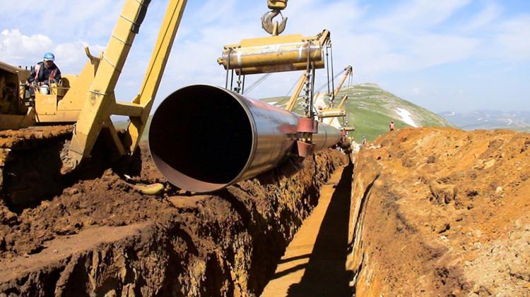 <p>Yani, Bak&uuml;-Tiflis-Ceyhan boru hattının taşıma kapasitesinden (60 milyon ton) iki kat daha fazla g&ouml;nderim yapılıyor.</p>
