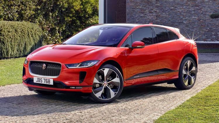<p><strong>Jaguar I-Pace</strong><br />
<br />
Türkiye’de satılan elektrikli otomobiller arasında en fazla dikkat çekenlerden biri Jaguar tarafından üretiliyor. I-Pace adındaki bu otomobil, bataryası tam dolu haldeyken 470 km menzil sunabiliyor.<br />
<br />
Fiyat:<strong> 2 milyon 548 bin 708 TL</strong></p>