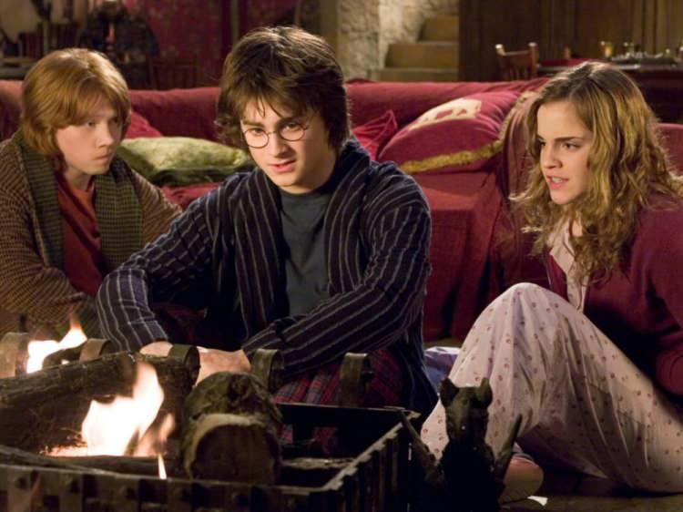 <p><strong>Başrollerinde Daniel Radcliffe, Emma Watson ve Rubert Grint'in olduğu Harry Potter film serisi Netflix'ten 1 Haziran 2022 tarihi itibariyle kaldırıldı. </strong></p>
