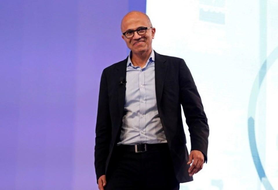 <p>Bill Gates'in ardından Microsoft'un başına geçen Satya Nadella, şirketin gelirlerini artırmaya devam ediyor. Bu artış Nadella'nın cebine de yansıyor. Satya Nadella 2021 yılında 309.4 milyon dolar kazandı.</p>

<p> </p>
