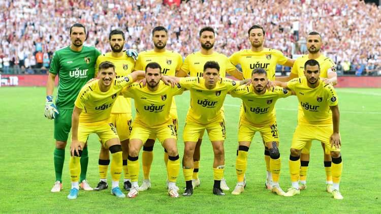 <p>Spor Toto 1. Lig play-off finalinde Bandırmaspor’u yenerek Süper Lig’e çıkma hakkını elde eden İstanbulspor, önümüzdeki sezon en üst ligde mücadele edecek 8. İstanbul takımı olacak.</p>