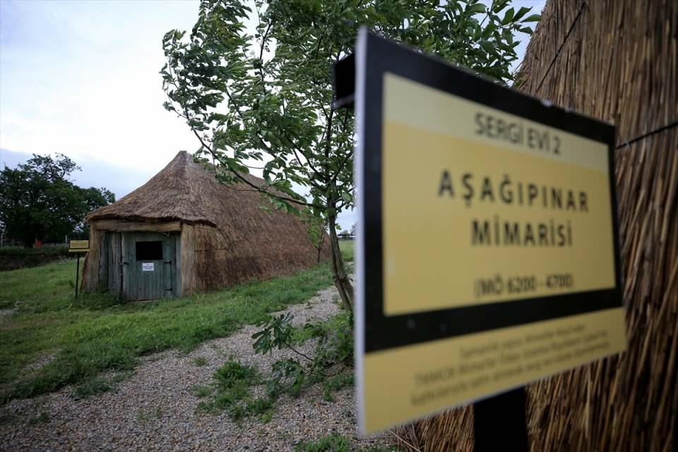 <p>Anadolu'dan Trakya'ya gelen ilk insanların Aşağıpınar'a yerleştiklerini ifade eden Şen, konuşmasına şöyle devam etti:</p>

<p>"Burası, Anadolu'dan gelen tarım toplumunun tarım kültürünün Trakya'da ilk defa kendini gösterdiği ve buradan Avrupa'ya doğru gelişerek devam ettiği bir güzergah olarak söyleyebiliriz. </p>
