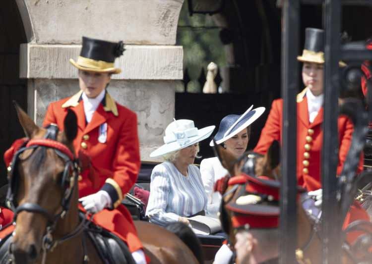 <p><strong>KRALİÇE'NİN HAYATI</strong></p>

<p>21 Nisan 1926'da dünyaya gelen ve 6 Şubat 1952'de kraliçe olan Elizabeth'in tam adı "Elizabeth Alexandra Mary Windsor".</p>
