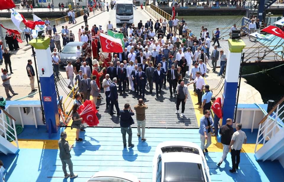 <p>O yüzden Libya'da, Karabağ'da, Kapalı Maraş'ta, Doğu Akdeniz'de Türk'ün adını, Çardak'tan başlayan yürüyüşünü tüm dünyaya haykırmaya onurla devam ediyoruz. </p>