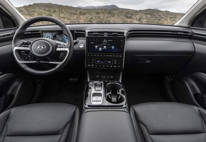 <p>Benzinli 1.6 litre T-GDI motor, dünyanın ilk Sürekli Değişken Valf Süresi (CVVD) teknolojisine sahip.</p>
