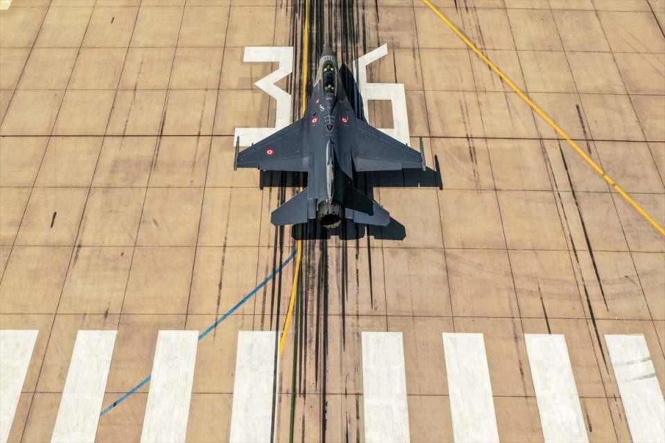 <p>Aynı zamanda Deniz Kuvvetleri Komutanlığı ve Sahil Güvenlik Komutanlığının ihtiyaç duyduğu pilotların yetiştirilmesine destek verildi. </p>