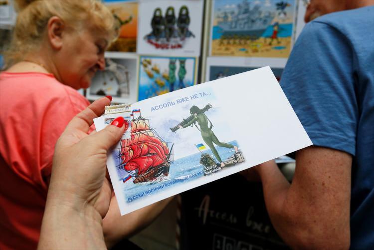 <p>Ukrayna direnişinin simgesi yeni posta pulu hizmete sunuldu.</p>
