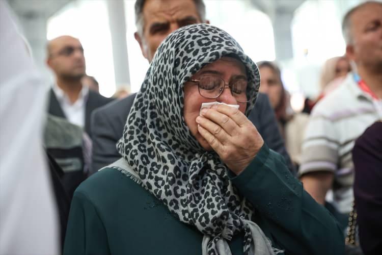 <p>Törende, uzun yıllardır hac farizasını bekleyen hacı adayları duygu dolu anlar yaşadı.</p>