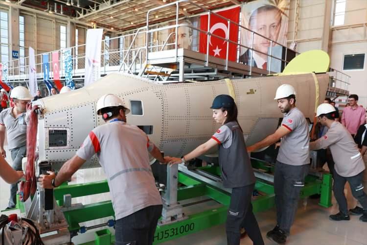 <p>Türk Havacılık ve Uzay Sanayii'nden (TUSAŞ) yapılan açıklamaya göre, şirketin 2017 yılında kendi öz kaynaklarıyla başlattığı HÜRJET Jet Eğitim Uçağı Projesi'nde bir aşama daha hayata geçirildi.</p>
