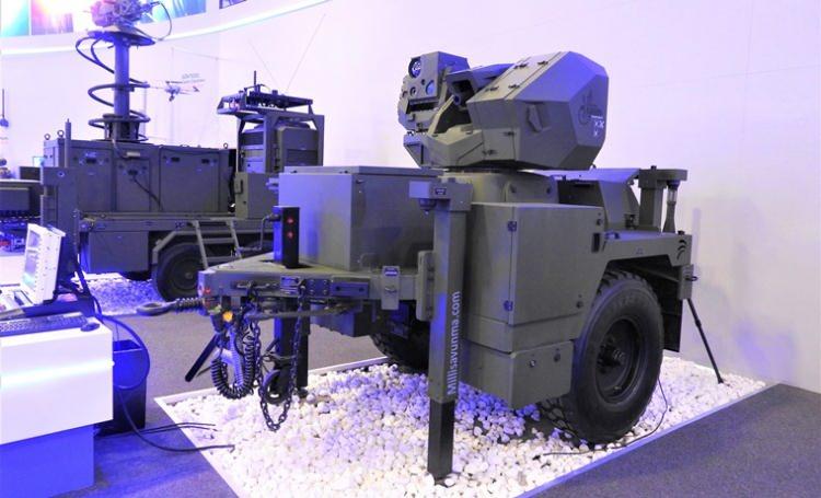 <p>Kritik tesislerin korunması, sınır güvenliği, hava savunma gibi görevler icra eden Şahin 40 milimetre Fiziksel İmha Sistemi, 64 mühimmat kapasitesiyle caydırıcılık sağlıyor.</p>
<p> </p>