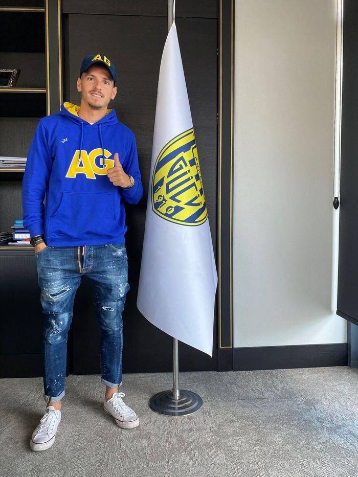 <p>Anastasios Chatzigiovanis</p>
<p>Panathinaikos -> Ankaragücü</p>
<p>Bonservis: Bedelsiz</p>