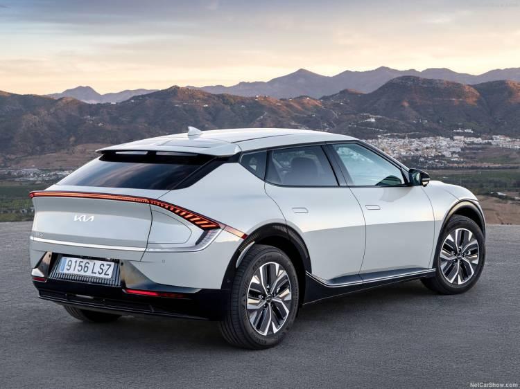 <p><span style="color:#FF8C00"><strong>TÜRKİYE FİYATI RESMEN AÇIKLANDI</strong></span><br />
<br />
Kia EV6'NIN FİYATI 2.069.900 TL OLARAK AÇIKLANDI</p>