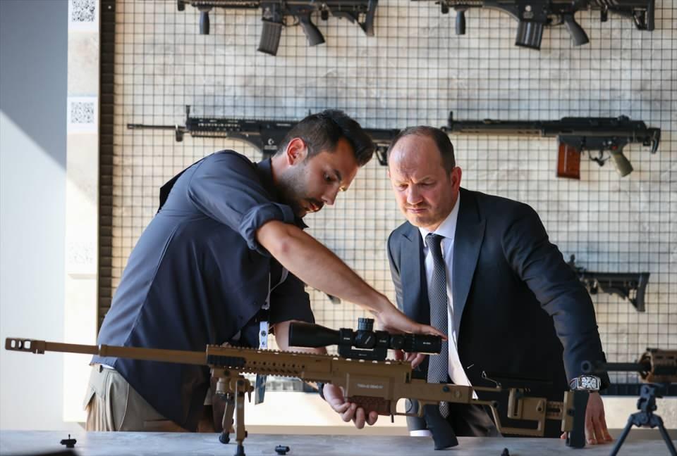 <p>Şarjör kapasitesi 8,59 milimetre için 5 ve 7,62 milimetre için 10 olan KN-12, 1500 metre menzile sahip.</p>
<p> </p>