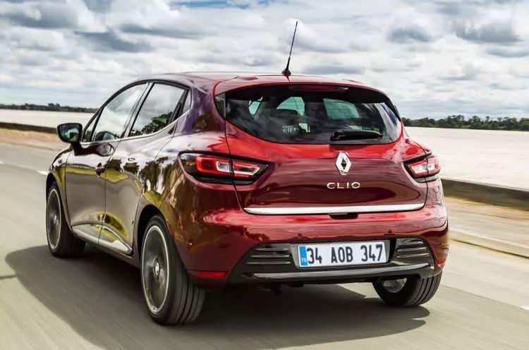 <p>Bunu 7 bin 267 adetle Renault Clio,</p>
