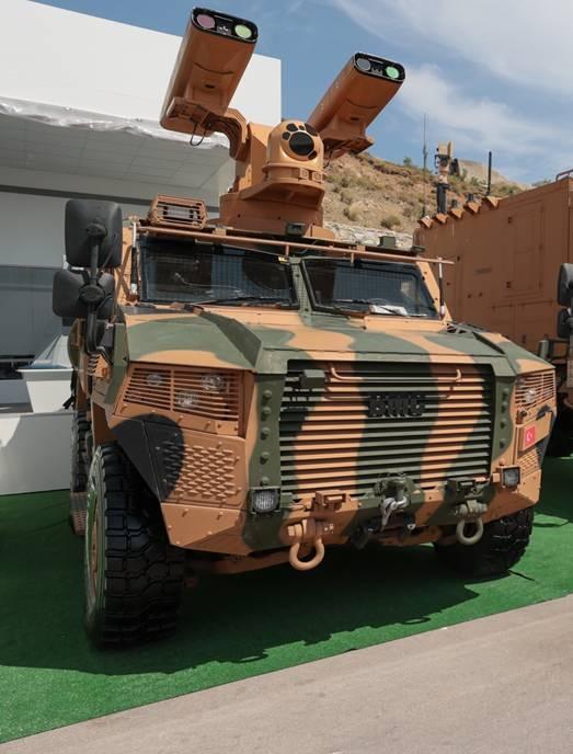 <p>Kirpi-2, Kobra-2 ve Vuran taktik tekerlekli zırhlı aracı, Kirpi-2 patlayıcı madde ve şüpheli cisim imha aracı, 106 mm'lik havan ile aydınlatma mühimmatı kullanarak atış icrası, Proton Elic tünel tespit cihazı ve PARS OMTAS kuleli tekerlekli aracı ile 35 mm'lik modernize çekili top (hava savunma sistemi) gibi ürünler de serginin öne çıkan teknolojileri arasında yer aldı.</p>