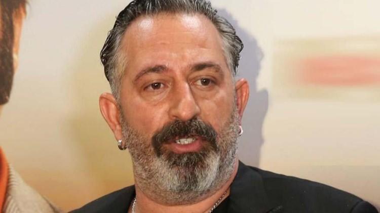 <p><span style="color:#000000"><strong>Sosyal medya hesabından paylaşımda bulunan Cem Yılmaz, 2019 yılında yayınlanan Karakomik Filmler 2: Emanet filmiyle tanınan Ayzek karakterini ayrı bir filme dönüştürmeye karar verdiğini açıkladı. </strong></span><a href="https://www.yasemin.com/"><span style="color:rgb(255, 255, 255)">(Yasemin.com) </span></a></p>