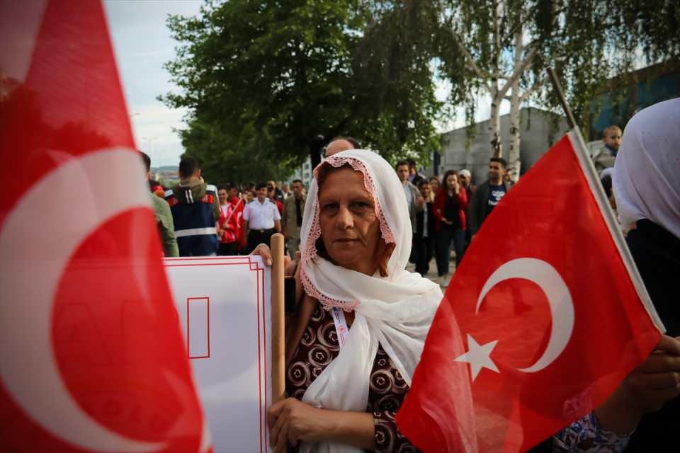 <p>Uzak ülkelerden kalkıp dünyanın diğer yarım küresine taarruz edenler; yalnızca bu topraklarda mukavemet görmüştür. Korkunç devleri, sapan taşıyla durduran kahramanlar; sadece masallarda olmaz. </p>
