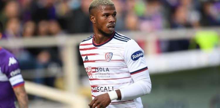 <p>Galatasaray, Keita Balde transferini bitiriyor!</p>
<p>Transfer çalışmalarını sürdüren Galatasaray, Senegalli hücum oyuncusu Keita Balde'yi kadrosuna katmaya çok yaklaştı.</p>
<p>Galatasaray'ın yeni başkanı Dursun Özbek, seçimi kazandıktan hemen sonra vakit geçirmeden transfer çalışmalarına başladı. Futbol yapılanmasının başına Cenk Ergün’ü getirmeye hazırlanan Özbek yönetimi, Keita Balde transferinde önemli bir yol katetti.</p>