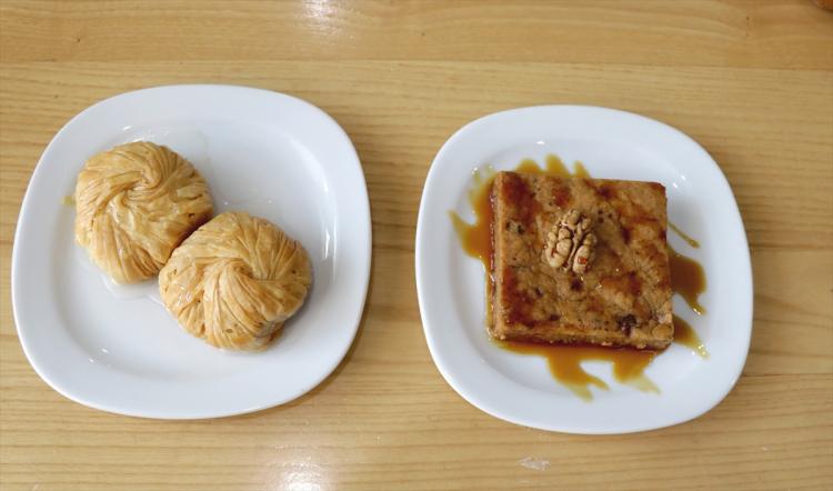 <p>Her ilin gastronomi temelli coğrafi işaret tescili almış ürünleri karşımıza çıkıyor. Gittikleri yerlerde yenilik ve çeşitlilik arayışı içinde olan turistler için bizim mutfağımız paha biçilmez. Araştırmamızın sonuçlarının içindeki en önemli bulgulardan biri turistlerin en fazla yeme eğilimlerinin yerel mutfağa olduğu. Bu, Türk mutfağı için gurur duyulacak bir şey."</p>